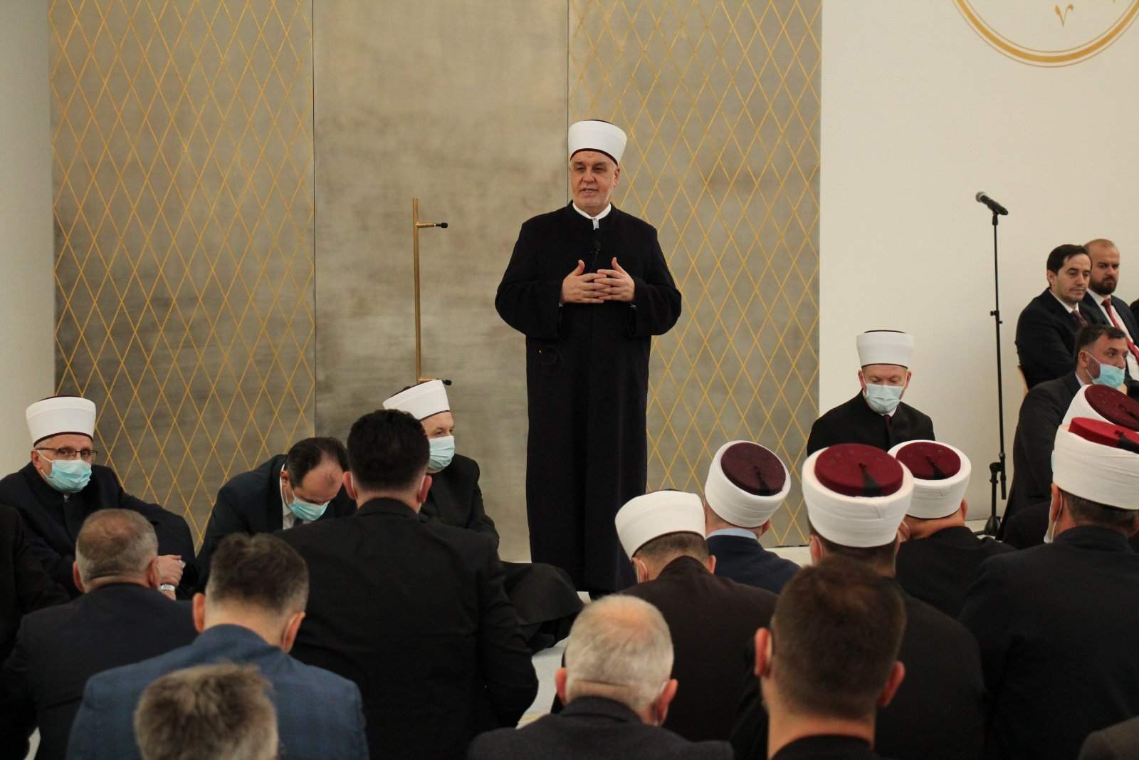 Reis Murasela.jpg - Ljubaljana: Svečano uručena murasela novom muftiji ljubljanskom Nevzet-ef. Poriću